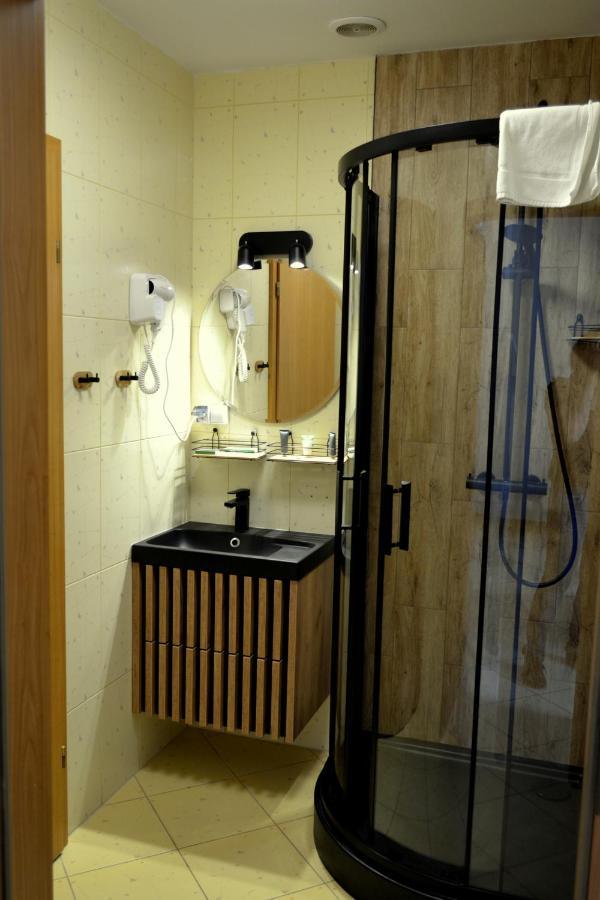 Hotel Piast ニサ エクステリア 写真