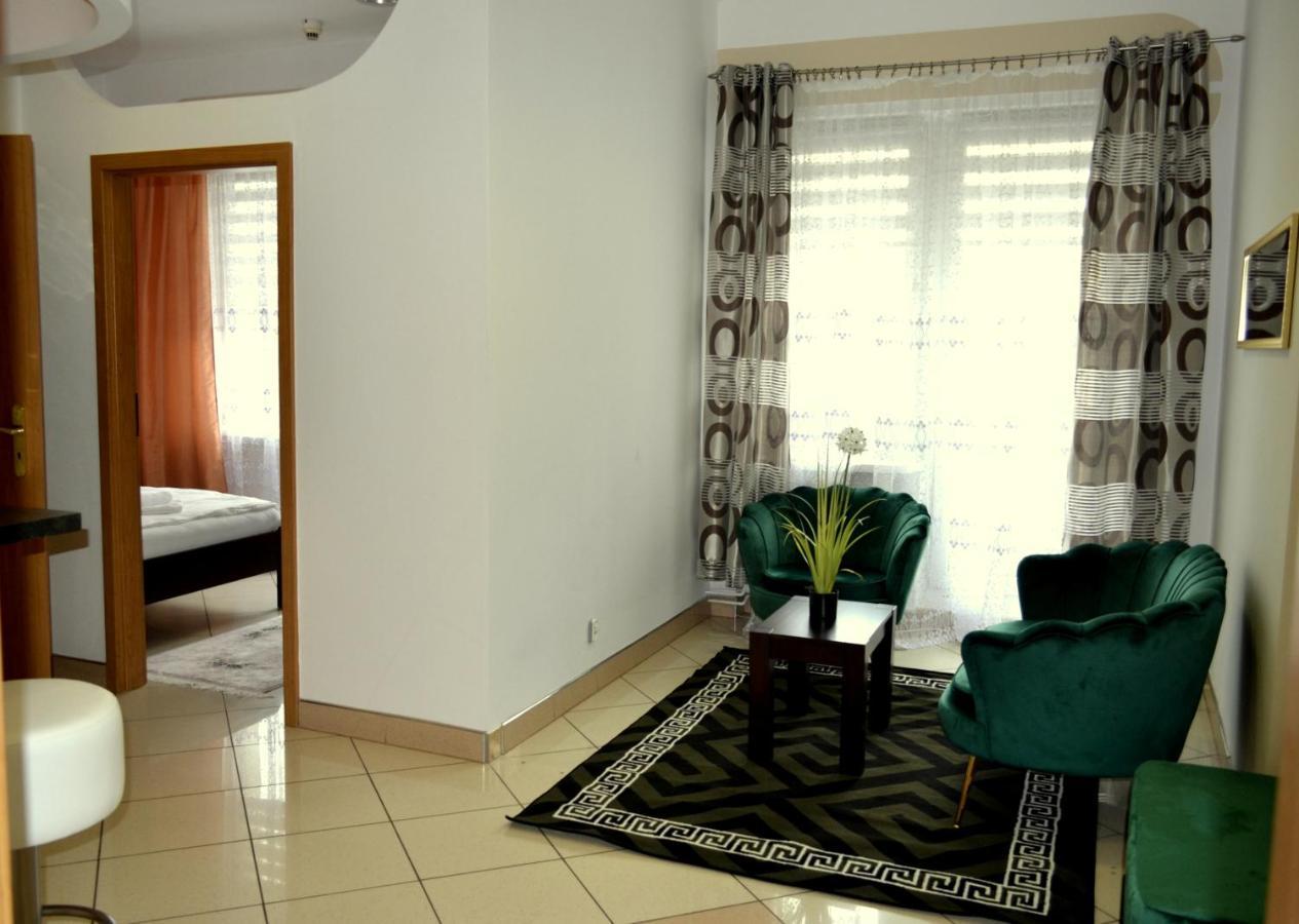 Hotel Piast ニサ エクステリア 写真