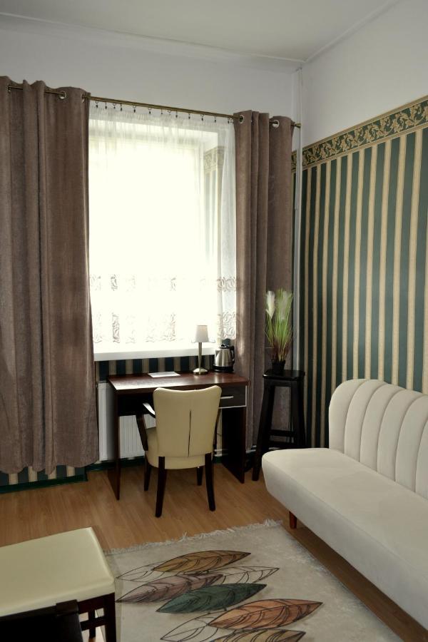 Hotel Piast ニサ エクステリア 写真