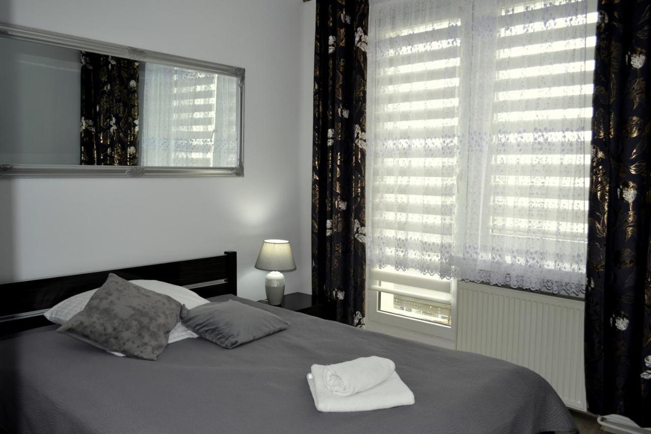 Hotel Piast ニサ エクステリア 写真