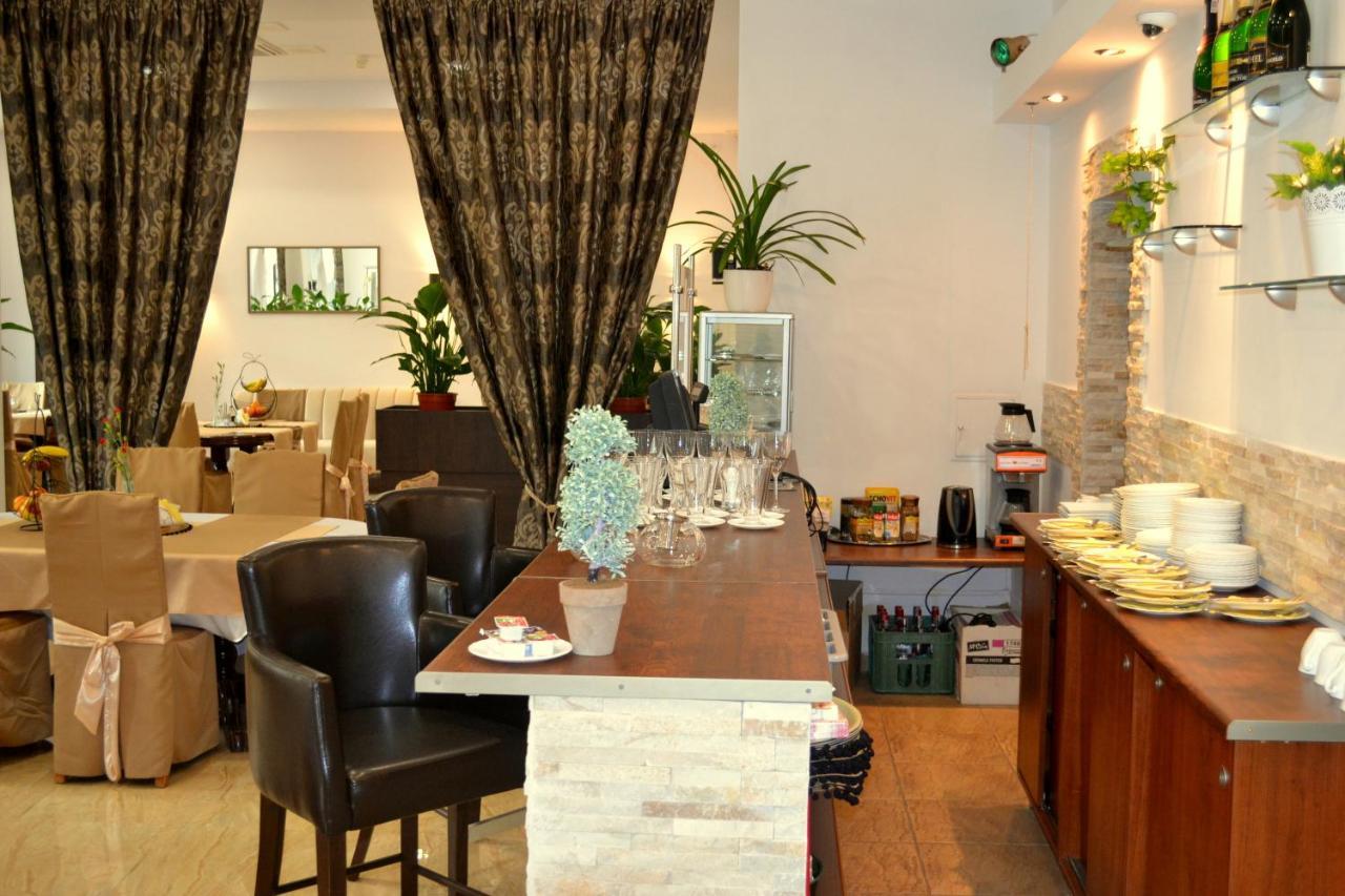 Hotel Piast ニサ エクステリア 写真